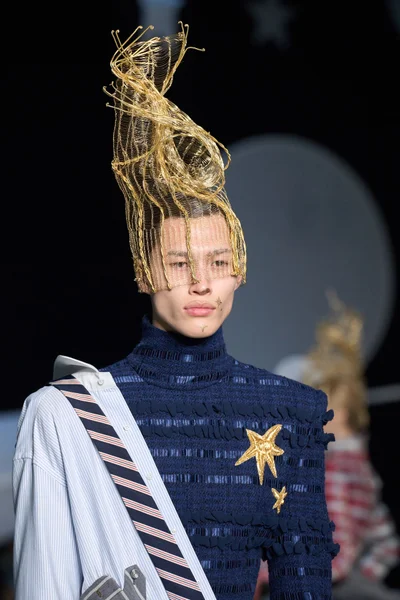 Look 200